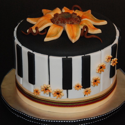 Piano Keys & Daisies