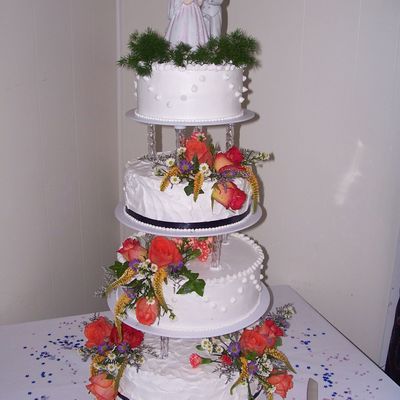 Tiered Round Wedding Cake Fresh Flowers