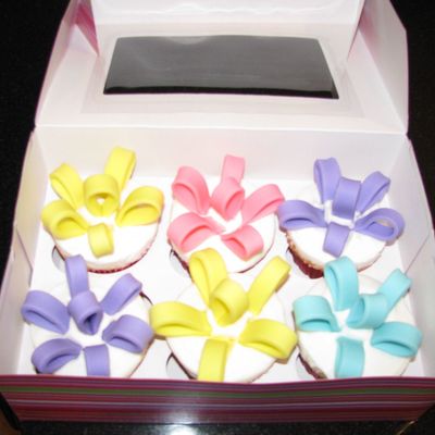 Bow Cupcakes