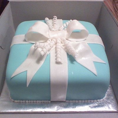 Wilton Course 3 - Package Cake