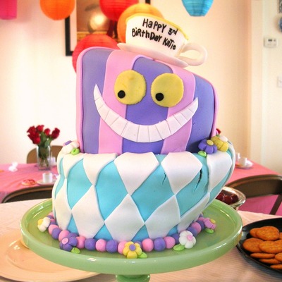Alice In Wonderland Cake