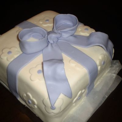 Fondant And Bow Cake