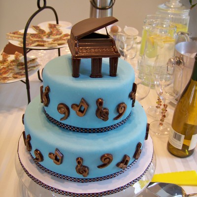 Chas' Piano Concert Cake