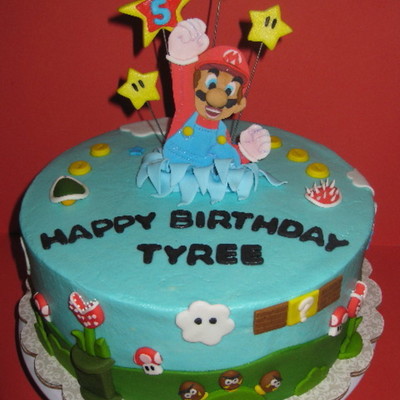 Super Mario Birthday Cake & Cupcakes