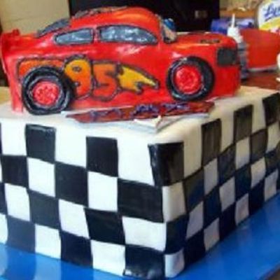 Lightning Mcqueen Car's Cake