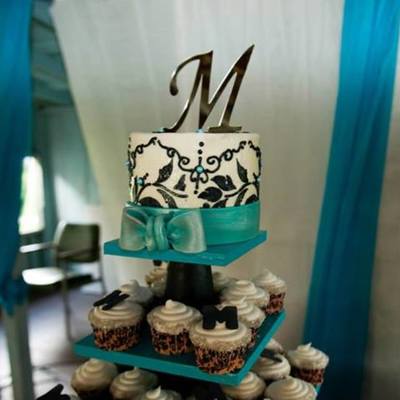 Flame Calla Lily Wedding Cake