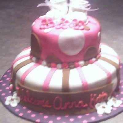 First Time Decorating With Fondant