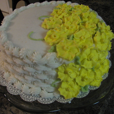 Daffodil Basketweave Cake