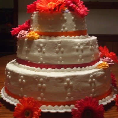 Gerbra Daisy Cake