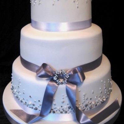 Pewter And Pearl Wedding Cake