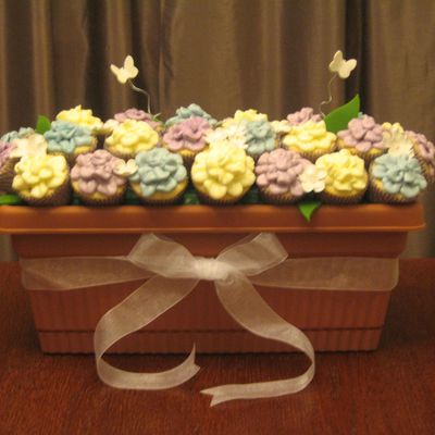 Cupcake 'bouquet' -Windowbox Style
