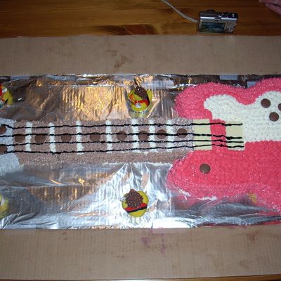 Guitar Cake