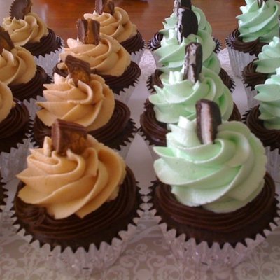 Grasshopper/peanut Butter Cupcakes