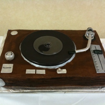 Turntable Grooms Cake