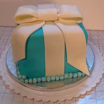 First Fondant Cake - Tiffany Box