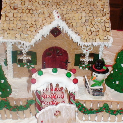 Classic Christmas Gingerbread House
