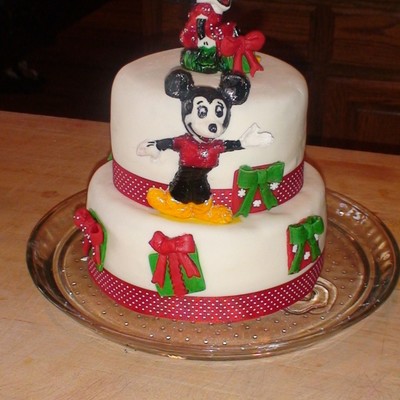 Mickey & Minnie Mouse Christmas Cake