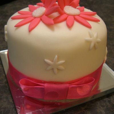Mini-Daisy Cake