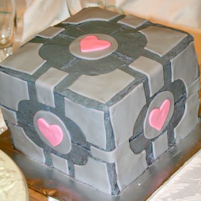 Portal Companion Cube Cake