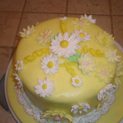 Yellow Daisy Cake