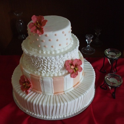 Round Wedding Cake