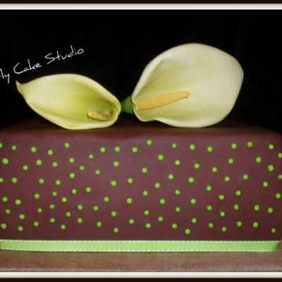 Swiss Dot Green Calla Lily