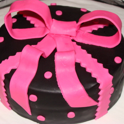 Black Pink Mini Cake