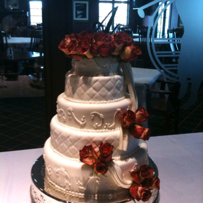 Rusty Roses Wedding Cake