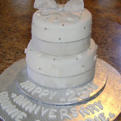 White 25Th Anniversary Cake