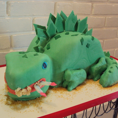 Dinosaur Eating Birthday Cake!