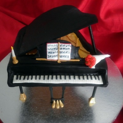 Baby Grand Piano Cake