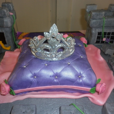 Castle Tiara Pillow Cake
