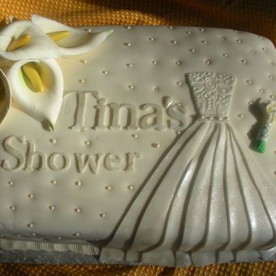 Calla Lilly Dress Cake