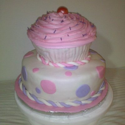 Giant Cupcake Bday Cake
