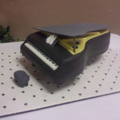 Piano Cake