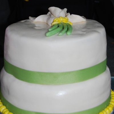 Simple Calla Lily Cake