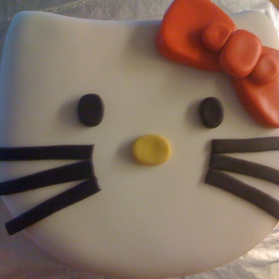 Hello Kitty Cake