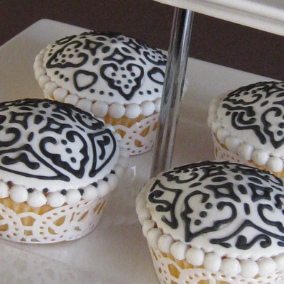 Black & White Lace Inspired Wedding Cupcakes For Cake Central Magazine