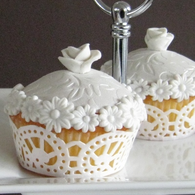 Lace Inspired Wedding Cupcakes For Cake Central Magazine