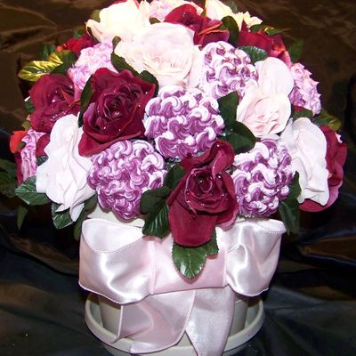 Burgundy & Pink Cupcake Bouquet