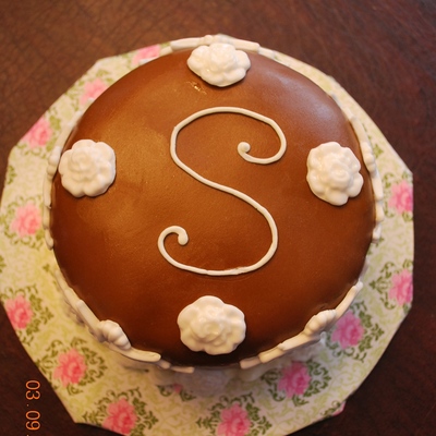 Victorian Cameo Birthday Cake