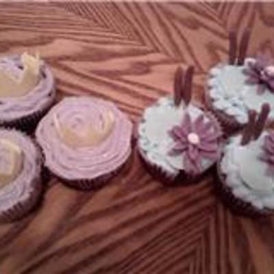 Lillypads & Crown Cupcakes