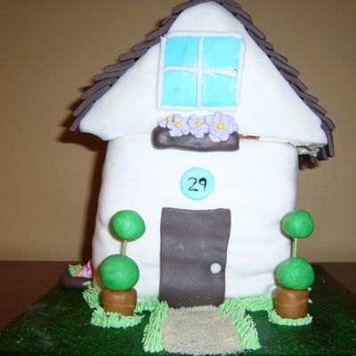 House Birthday Cake