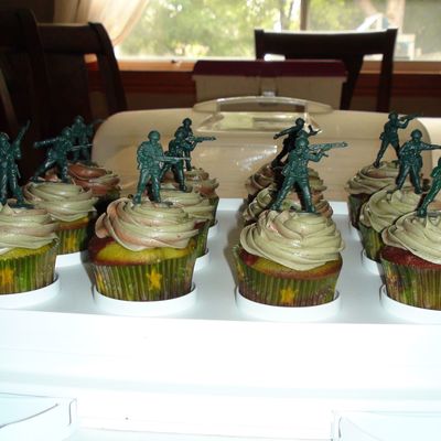 Army Cupcakes