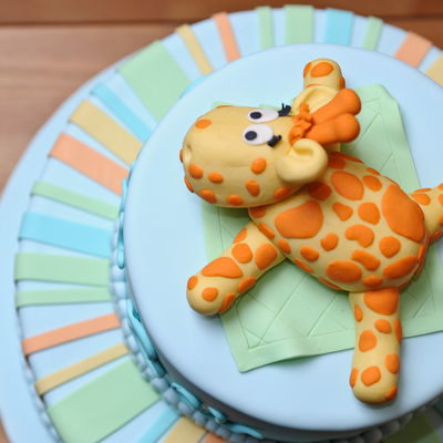 Giraffe Baby Shower Cake