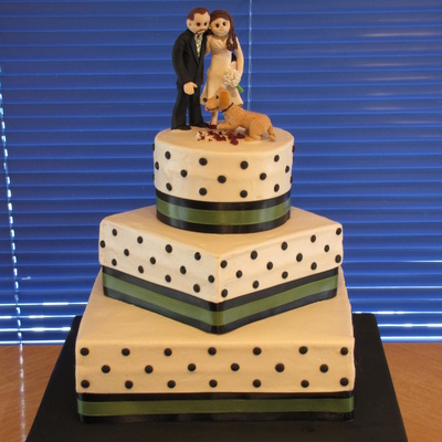 My First Wedding Cake... Yikes ;(