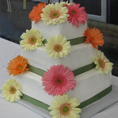 Gerber Daisy Wedding Cake