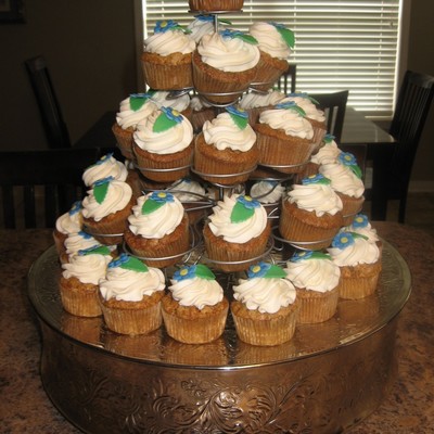 Carrot Pecan Cupcakes With Cream Cheese Buttercream