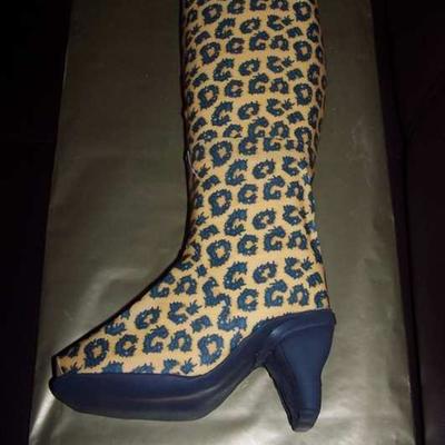 Shoe