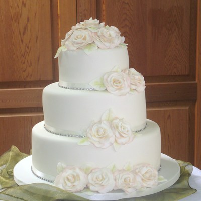 Romantic Rose Wedding Cake